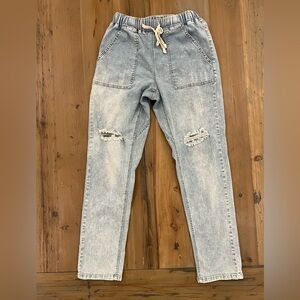 Women’s Light Blue Distressed Jeans